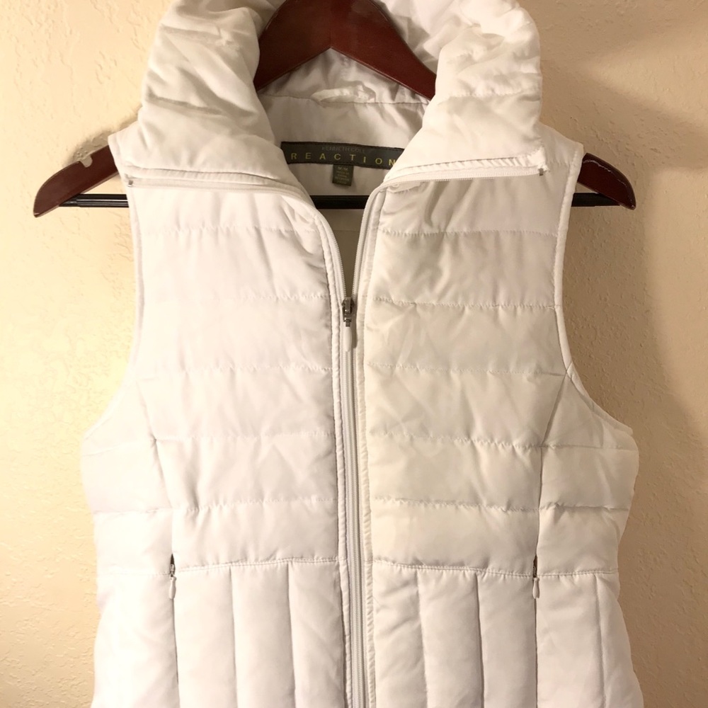 White puffy vest - Picture 1 of 3